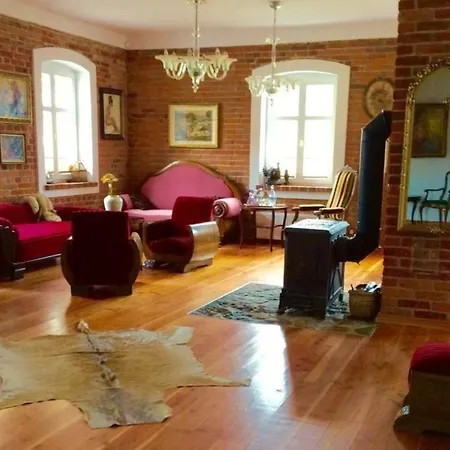 Tatil Evi Schoenes Antikes Haus An Der Ostsee In Mielno