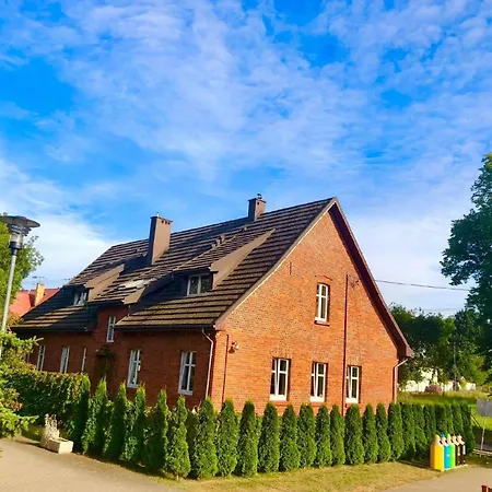 Schoenes Antikes Haus An Der Ostsee In Mielno Holiday home