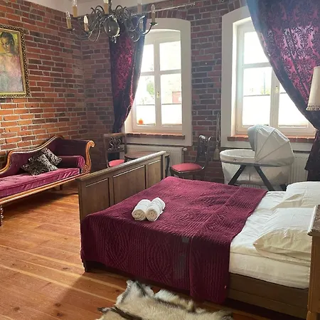 Holiday home Schoenes Antikes Haus An Der Ostsee In Mielno Mielenko